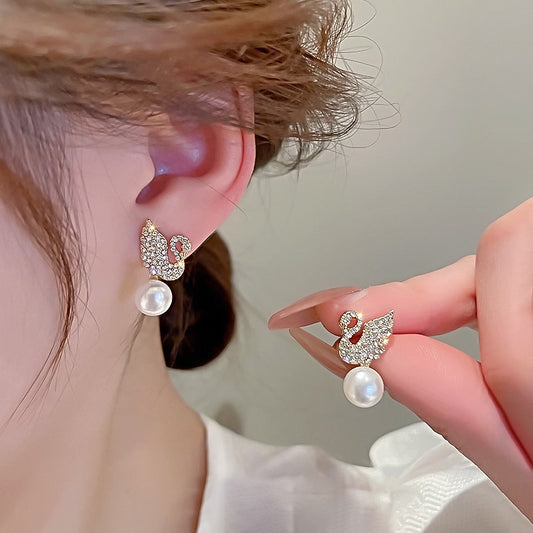 Swan Pearl Earrings - Golden