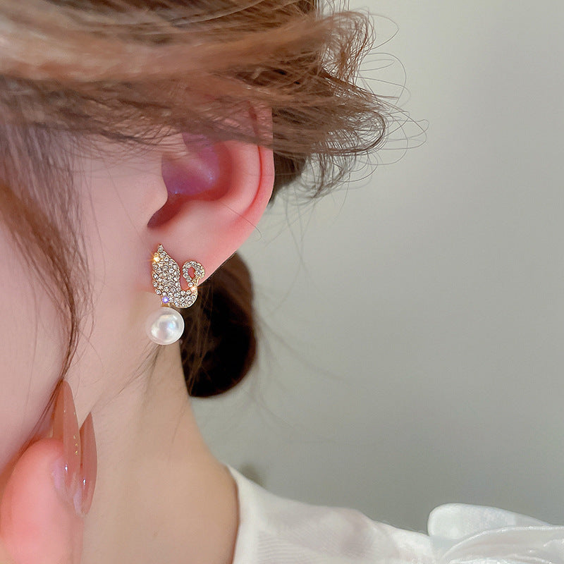 Swan Pearl Earrings - Golden