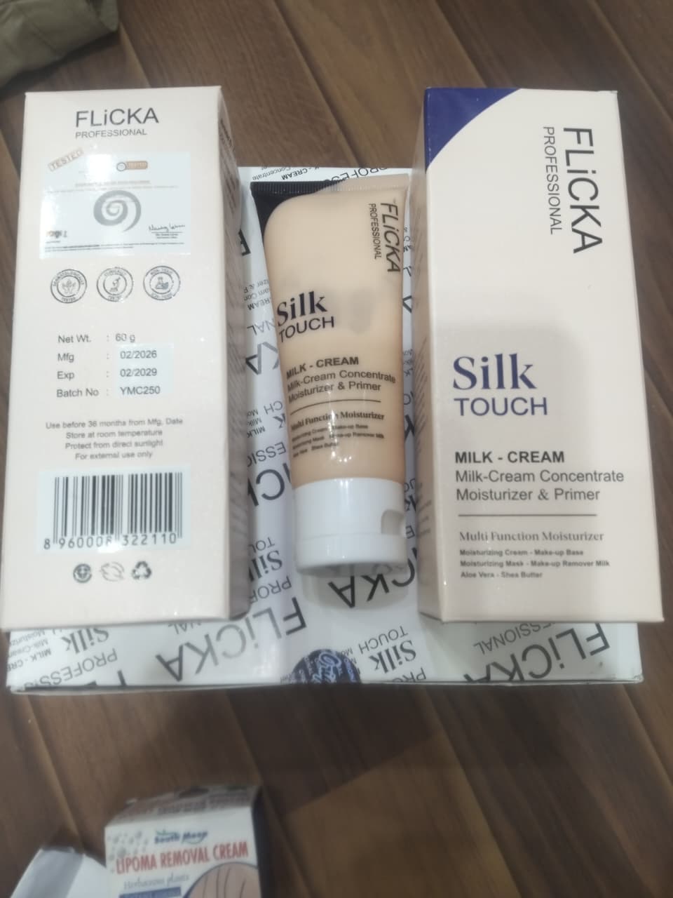Flicka Professional Silk Touch Milk-Cream – Multi-Function Moisturizer & Primer - 60 gm